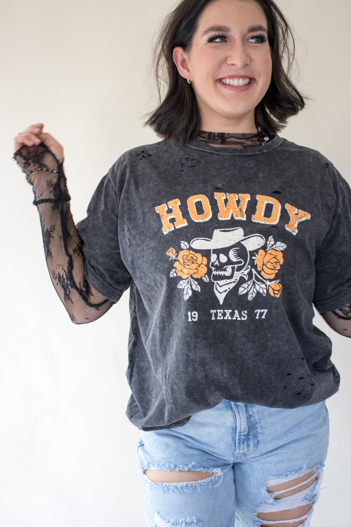 Howdy skeleton graphic tee